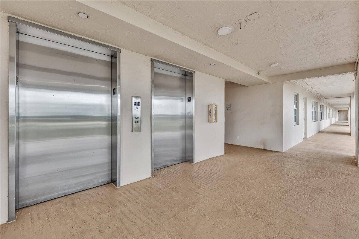 3520 Oaks Way, #904, Pompano Beach, FL 33069 2 elevators