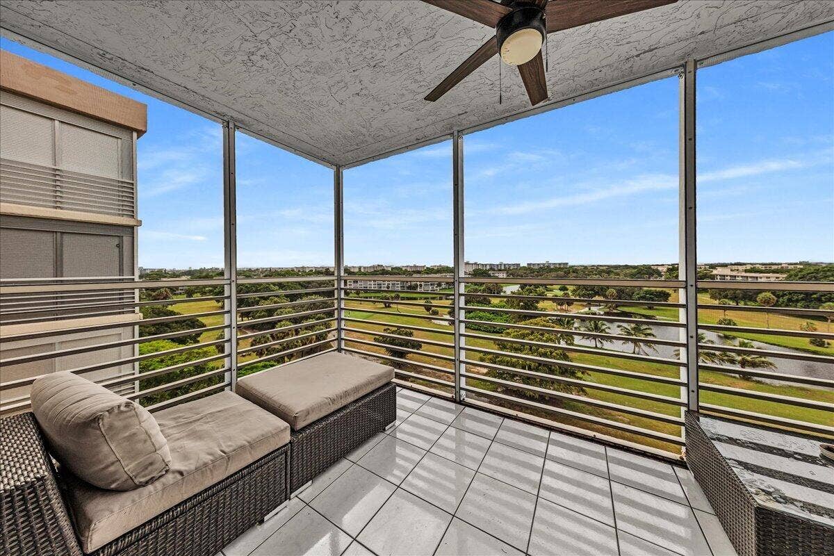 3520 Oaks Way, #904, Pompano Beach, FL 33069 Southernly VIEWS