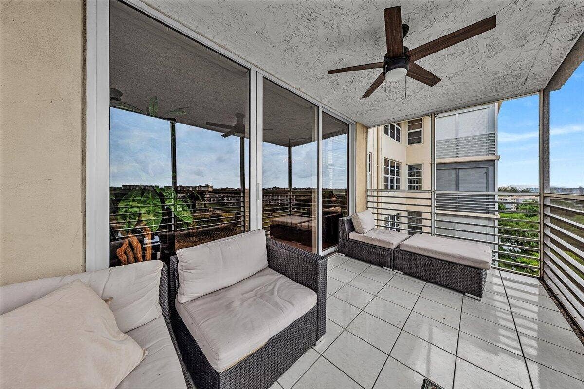 3520 Oaks Way, #904, Pompano Beach, FL 33069 VIEWS