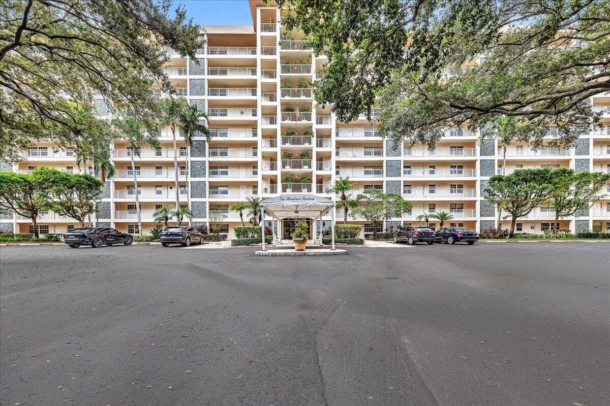 3520 Oaks Way, #904, Pompano Beach, FL 33069 Building 113