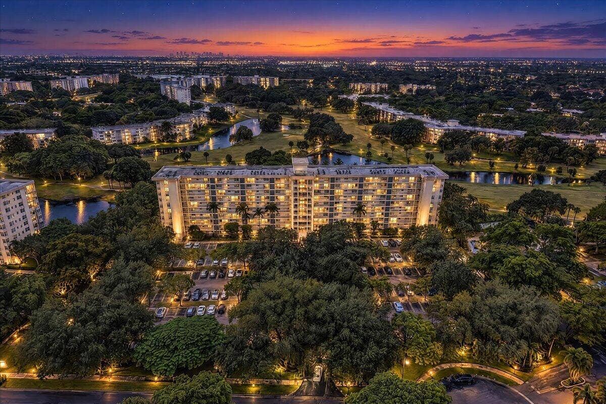 3520 Oaks Way, #904, Pompano Beach, FL 33069 Twilight Front