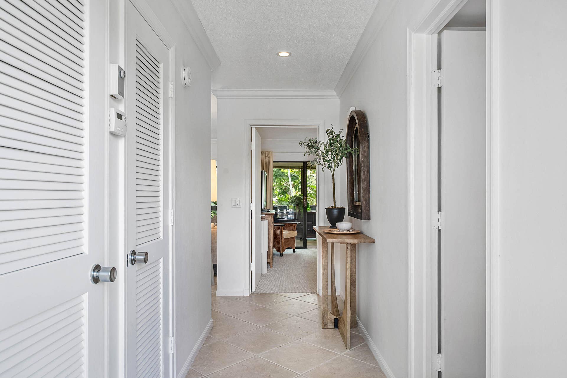 4367 N QUAIL RIDGE Drive N, #B, Boynton Beach, FL 33436 Front closet
