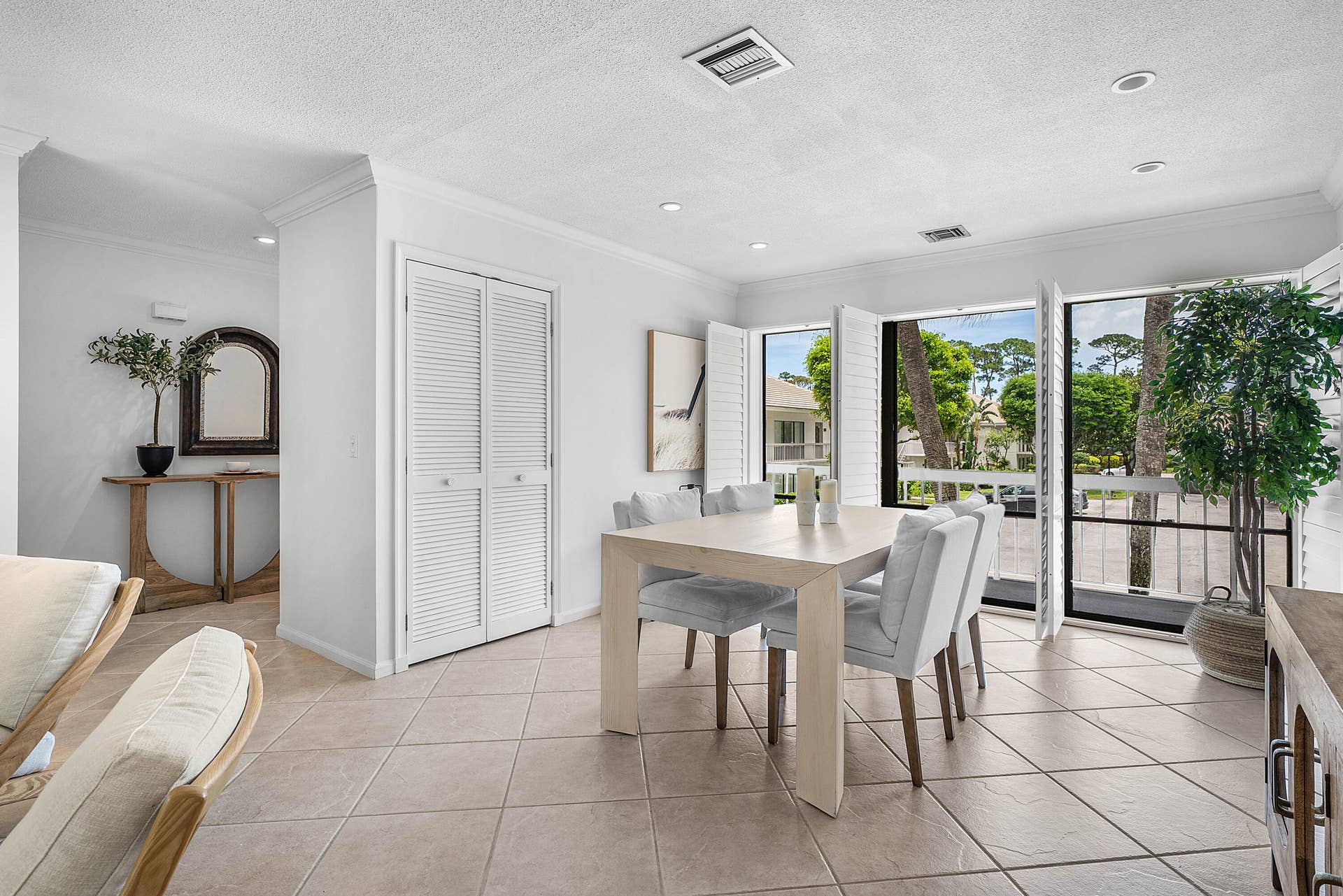 4367 N QUAIL RIDGE Drive N, #B, Boynton Beach, FL 33436 Dining room