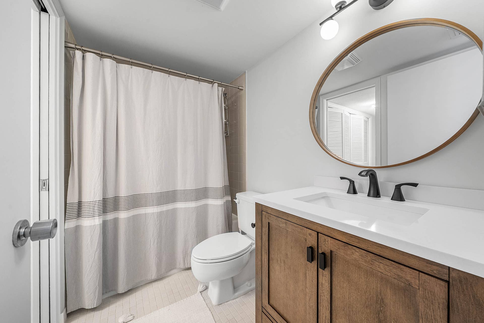 4367 N QUAIL RIDGE Drive N, #B, Boynton Beach, FL 33436 Guest bathroom