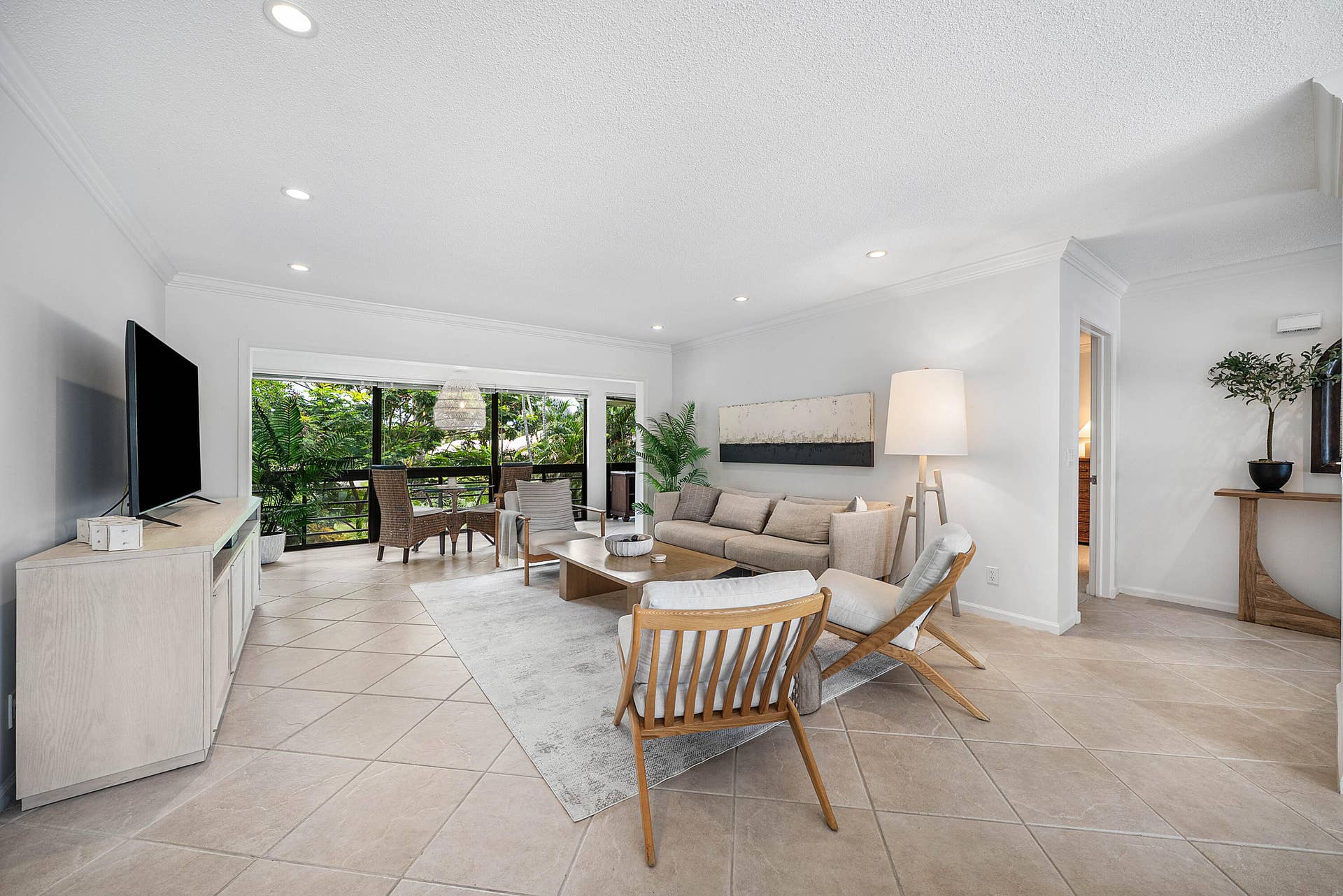 4367 N QUAIL RIDGE Drive N, #B, Boynton Beach, FL 33436 Living room