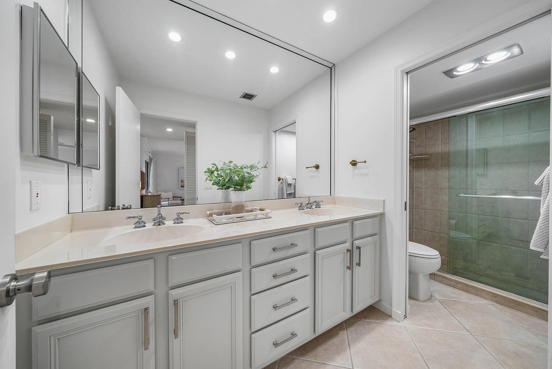 4367 N QUAIL RIDGE Drive N, #B, Boynton Beach, FL 33436 Master bathroom