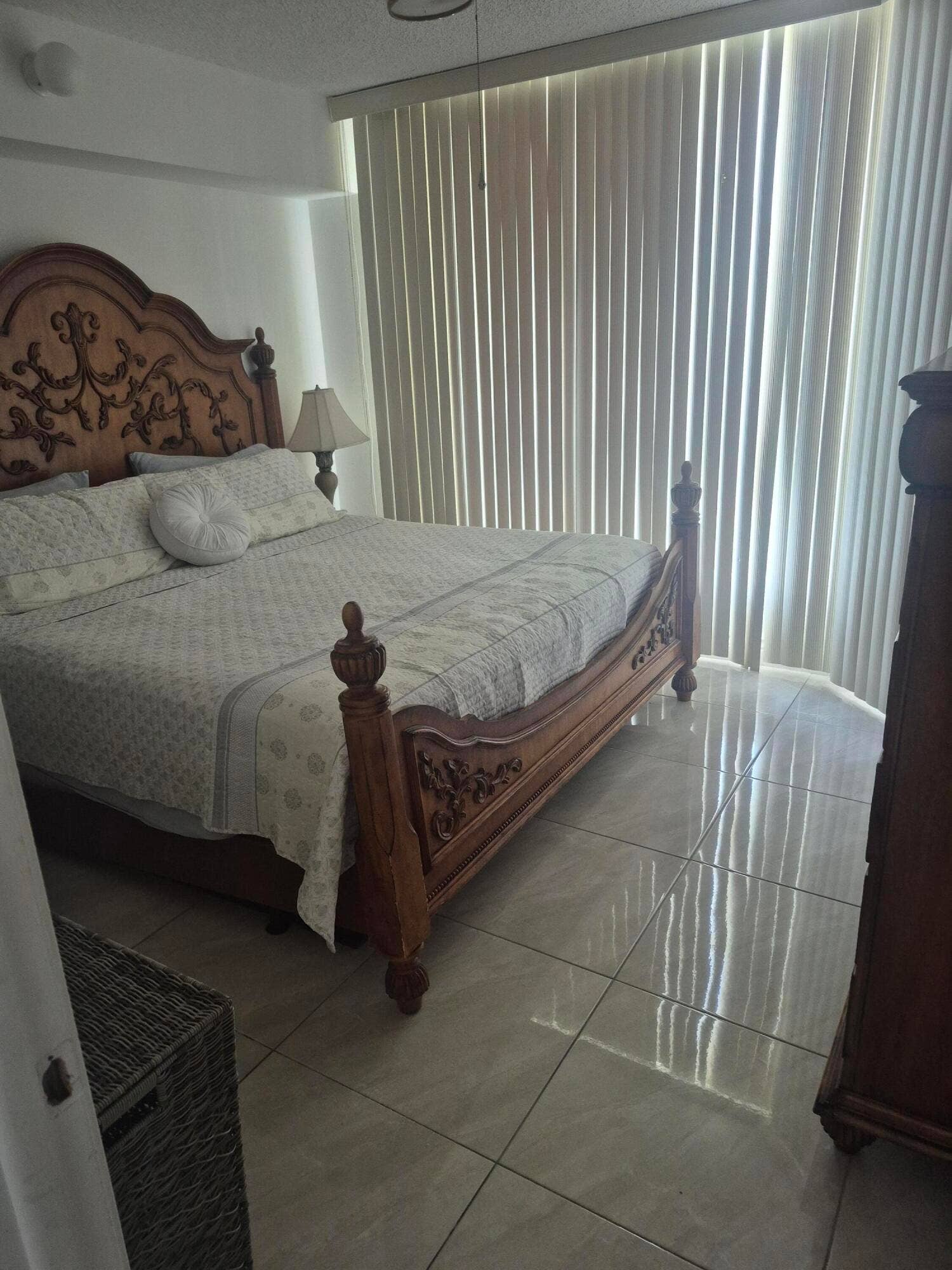 3600 MYSTIC POINTE Drive, #1202, Aventura, FL 33180 1000173557