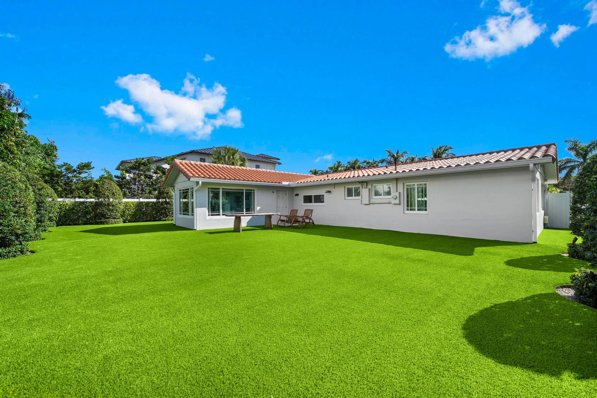 881 NE 4TH Avenue, Boca Raton, FL 33432 9-print-A7R00538 copy