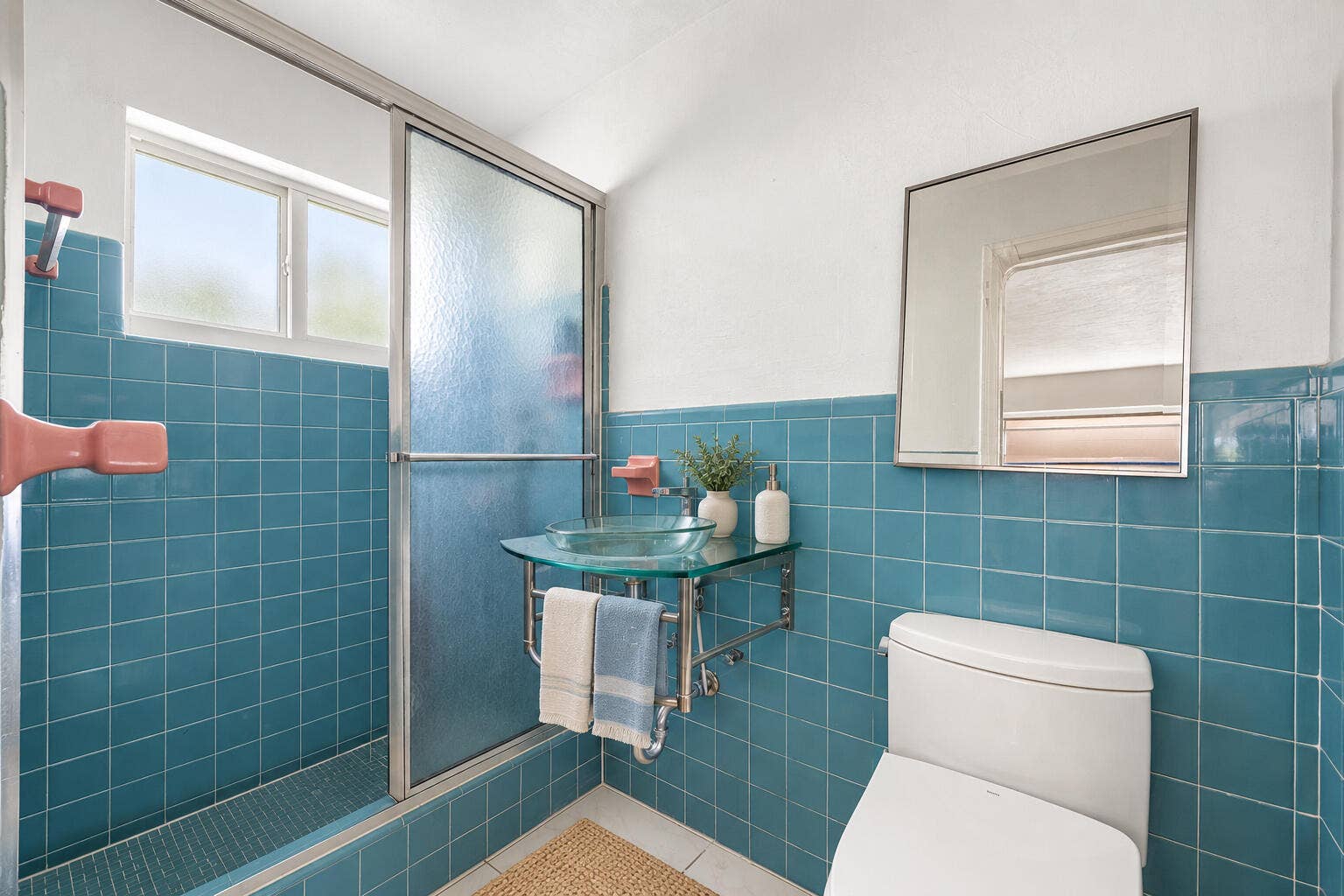 881 NE 4TH Avenue, Boca Raton, FL 33432 Virtually Staged