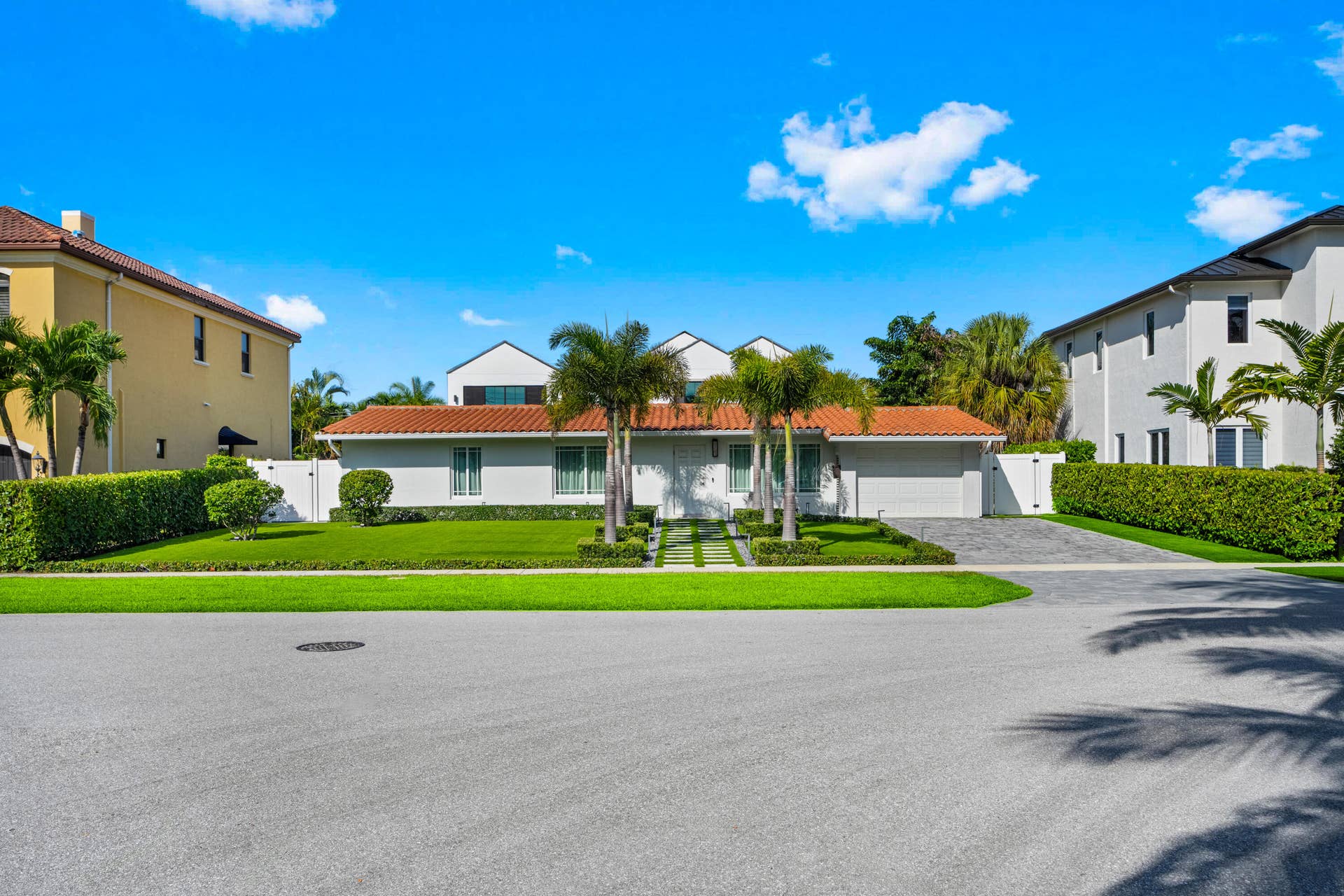 881 NE 4TH Avenue, Boca Raton, FL 33432 2-print-A7R00473 copy-2