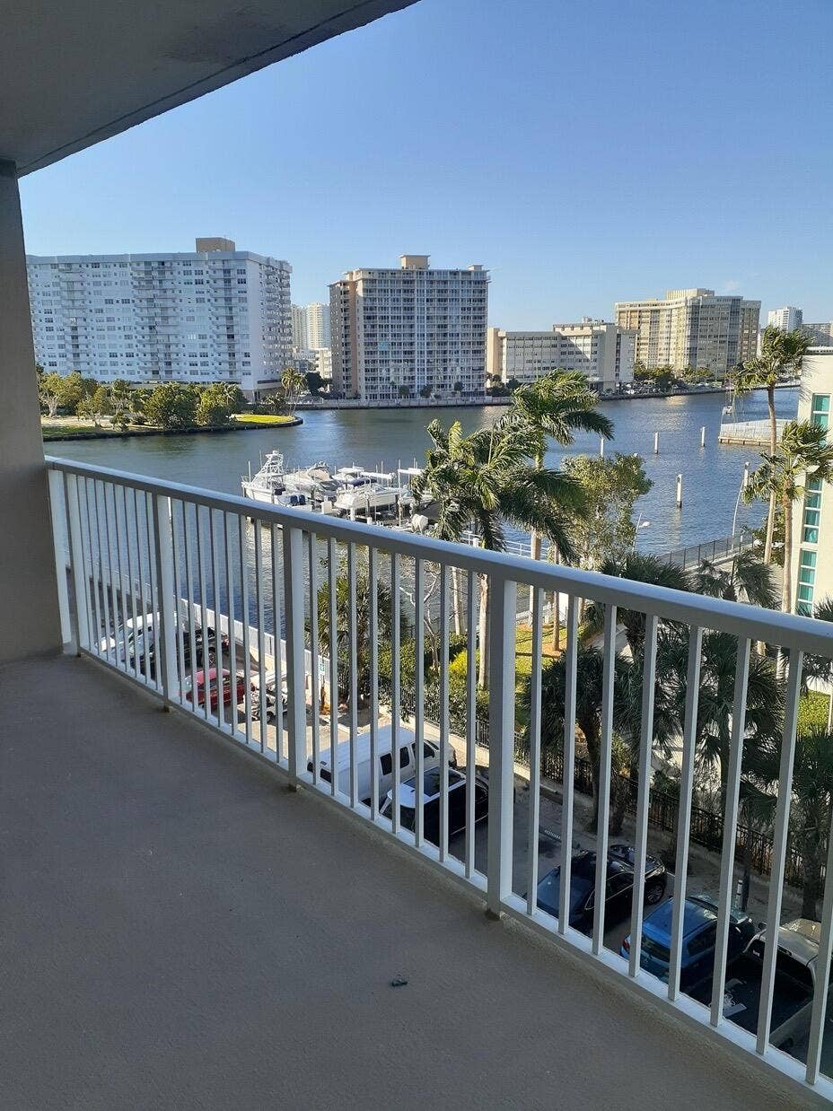 1965 S OCEAN Drive, #4H, Hallandale Beach, FL 33009 IMG_8451