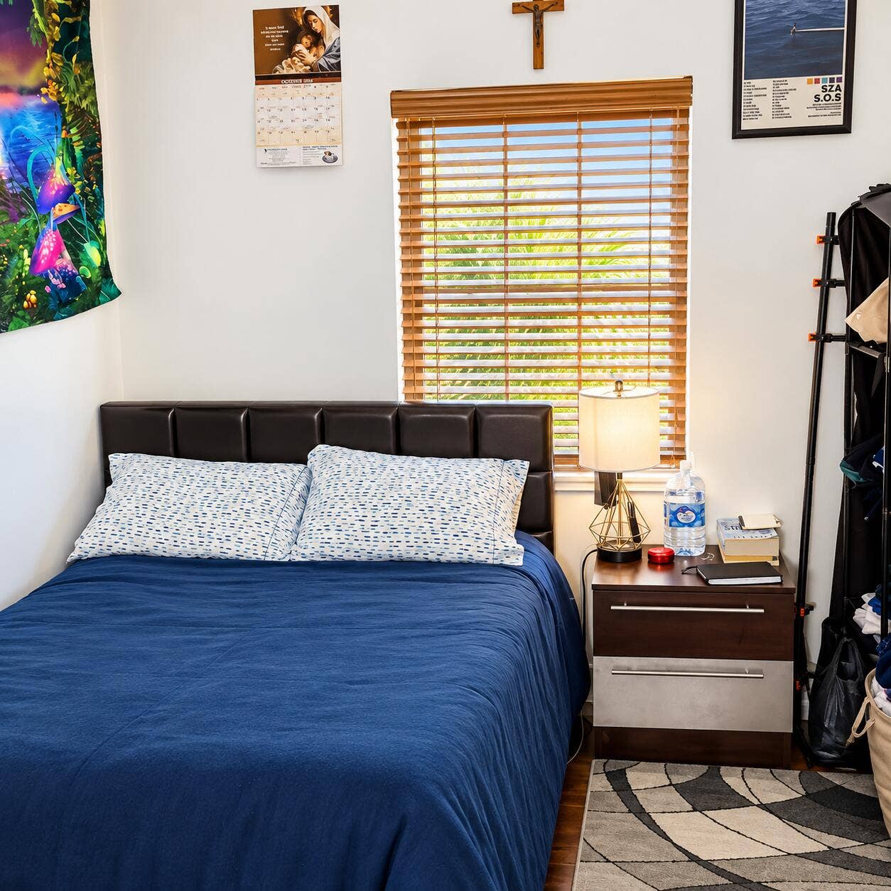 19660 DELAWARE Circle, #0, Boca Raton, FL 33434 Bright Modern Bedroom with Navy Bed and