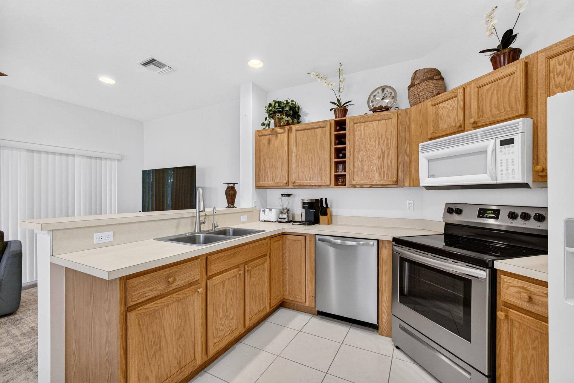 9002 Sand Shot Way, Port St Lucie, FL 34986 14-web-or-mls-7R7A0055