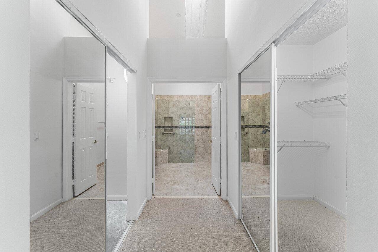 Walk-in Closet