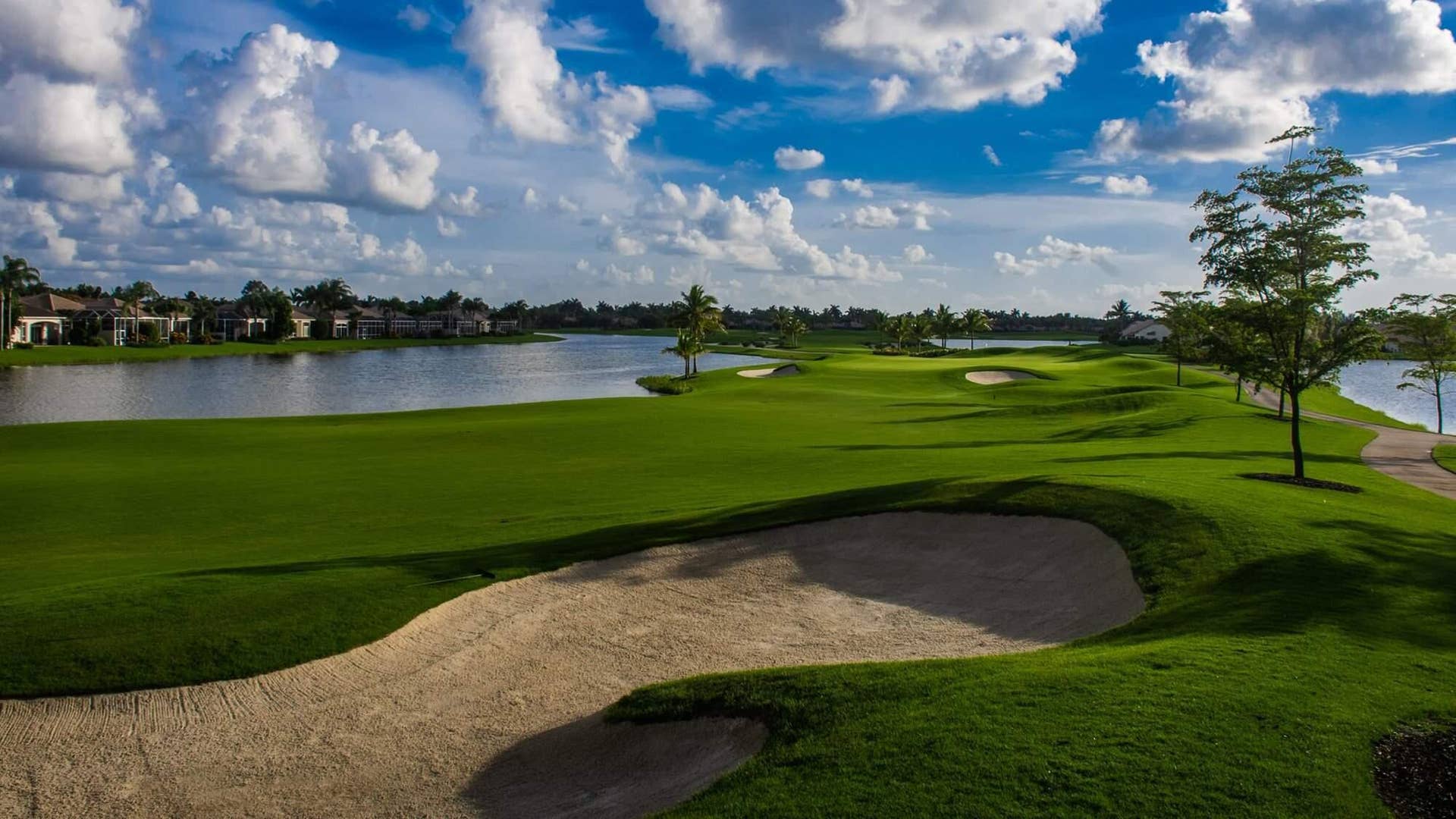 Hole 10 - Close