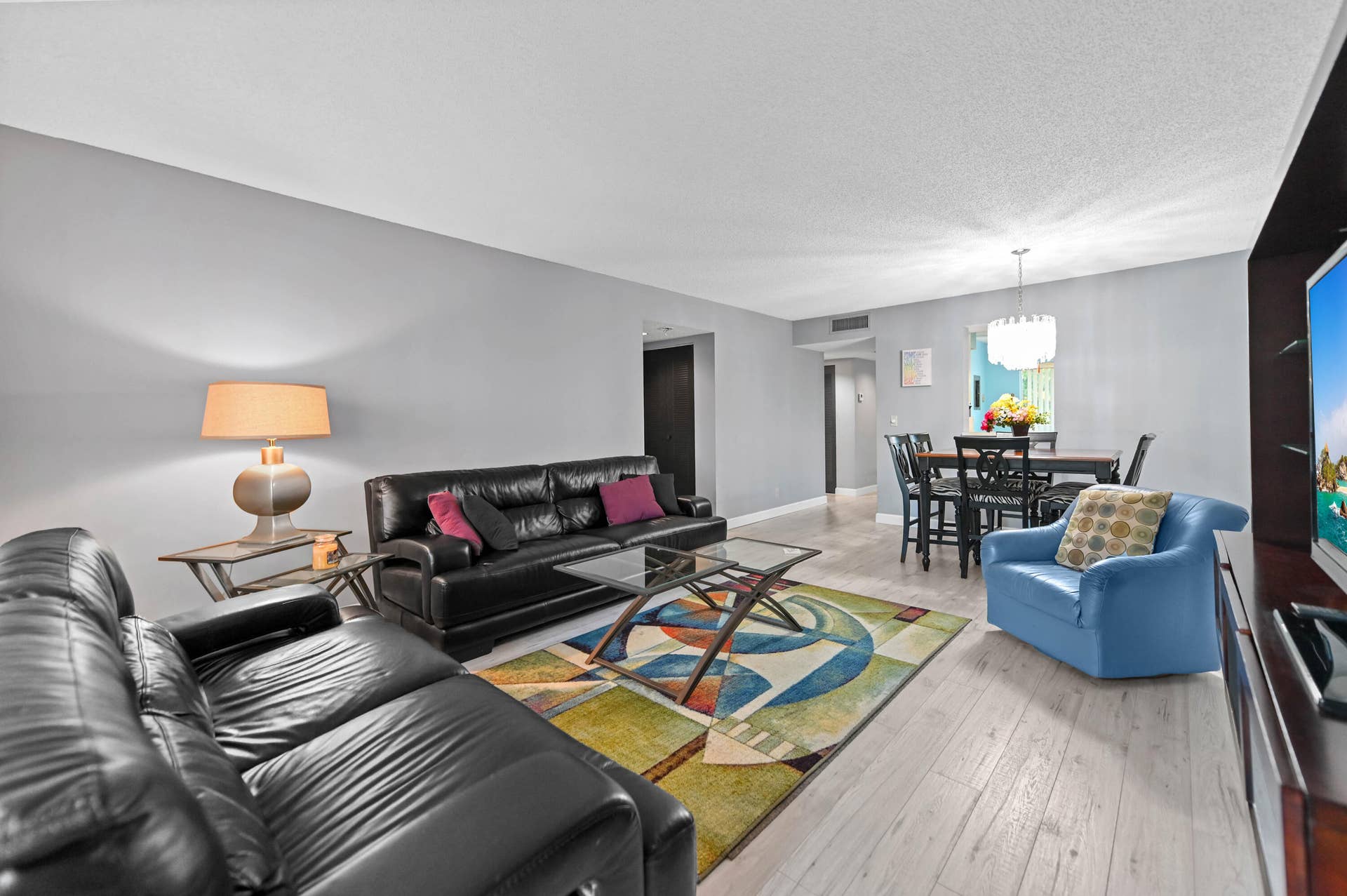 18 Livingroom 03