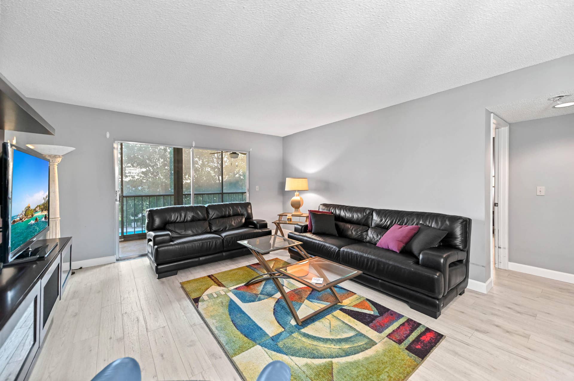 17 Livingroom 02