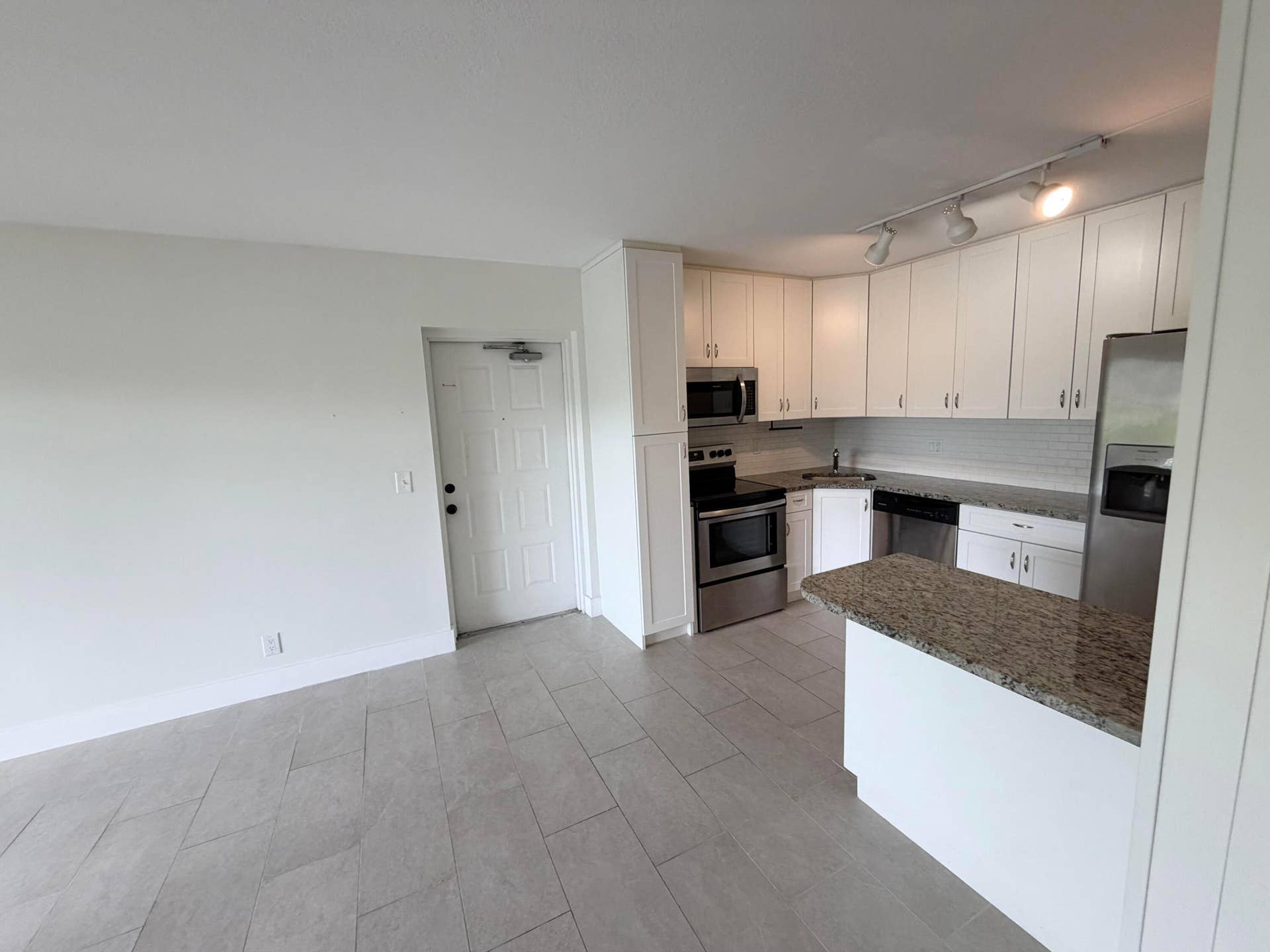 1112 GREEN PINE Boulevard, #F1, West Palm Beach, FL 33409 gp12