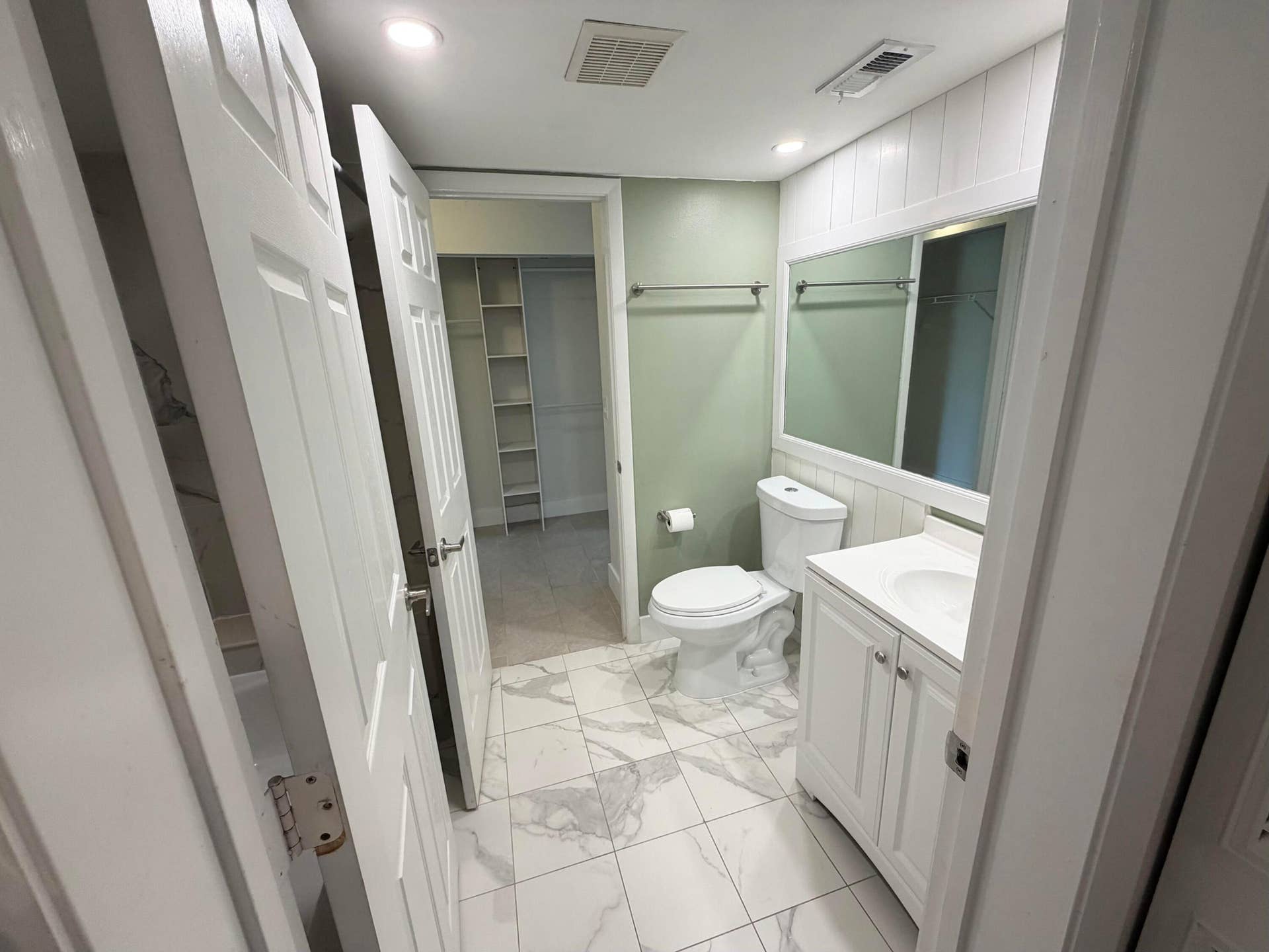 1112 GREEN PINE Boulevard, #F1, West Palm Beach, FL 33409 gp15