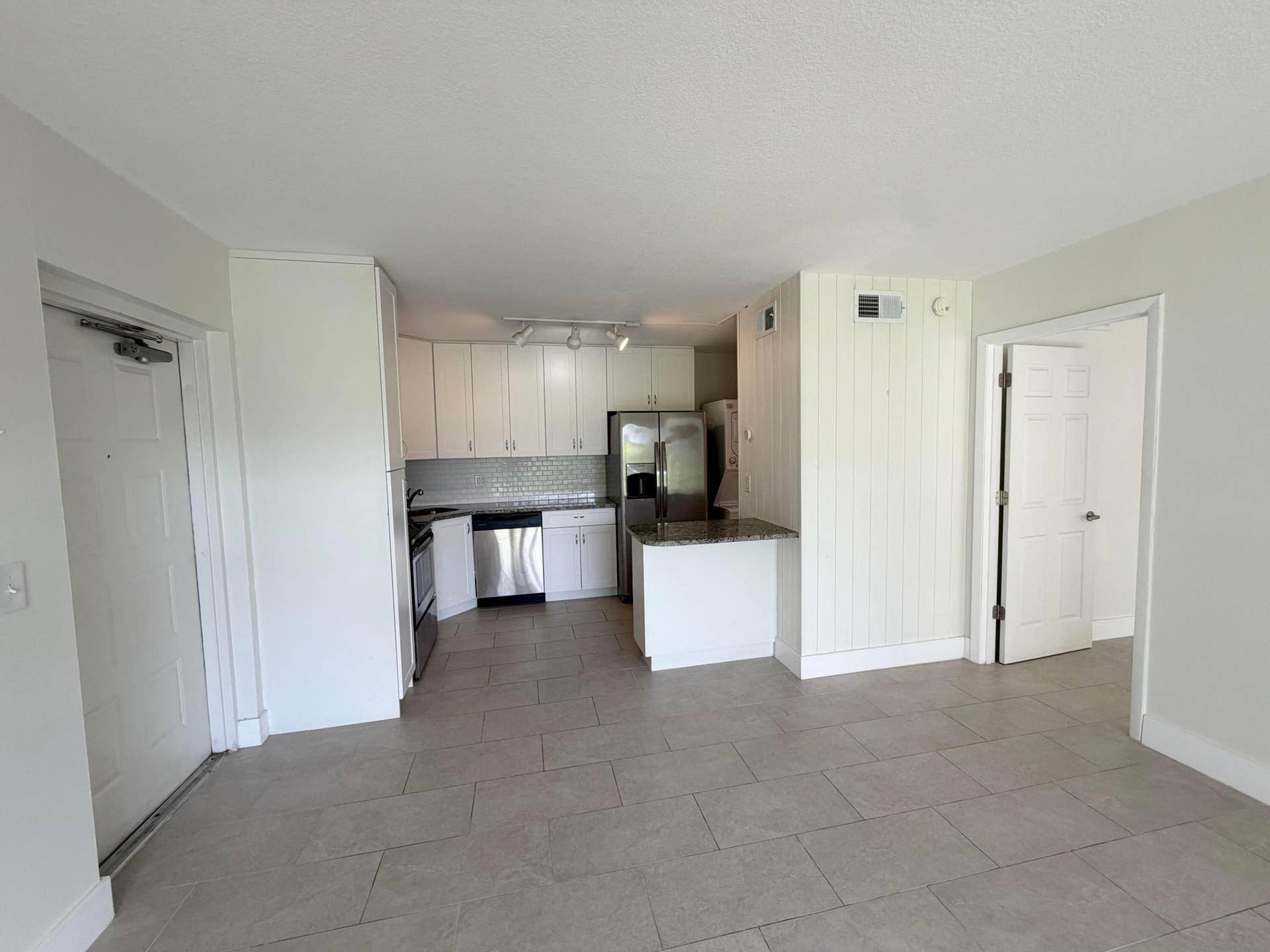 1112 GREEN PINE Boulevard, #F1, West Palm Beach, FL 33409 gp5