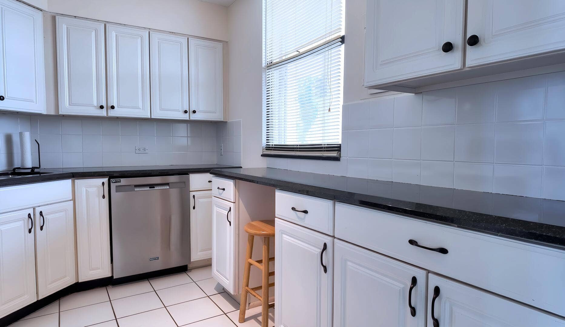 130 Lakeshore Drive, #821, North Palm Beach, FL 33408 Kitchen