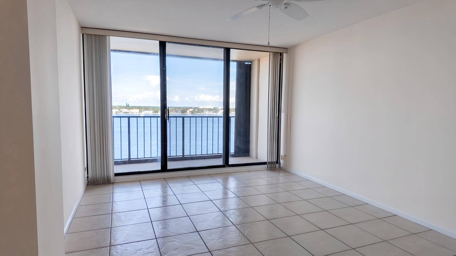 130 Lakeshore Drive, #821, North Palm Beach, FL 33408 Second Bedroom