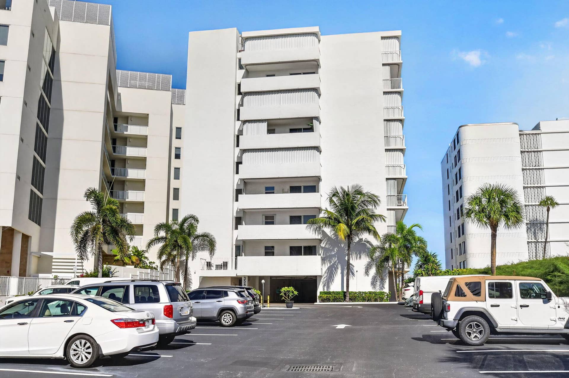 3580 S Ocean Boulevard, #4-F, South Palm Beach, FL 33480 Front of Building-Lots of Guest Parking