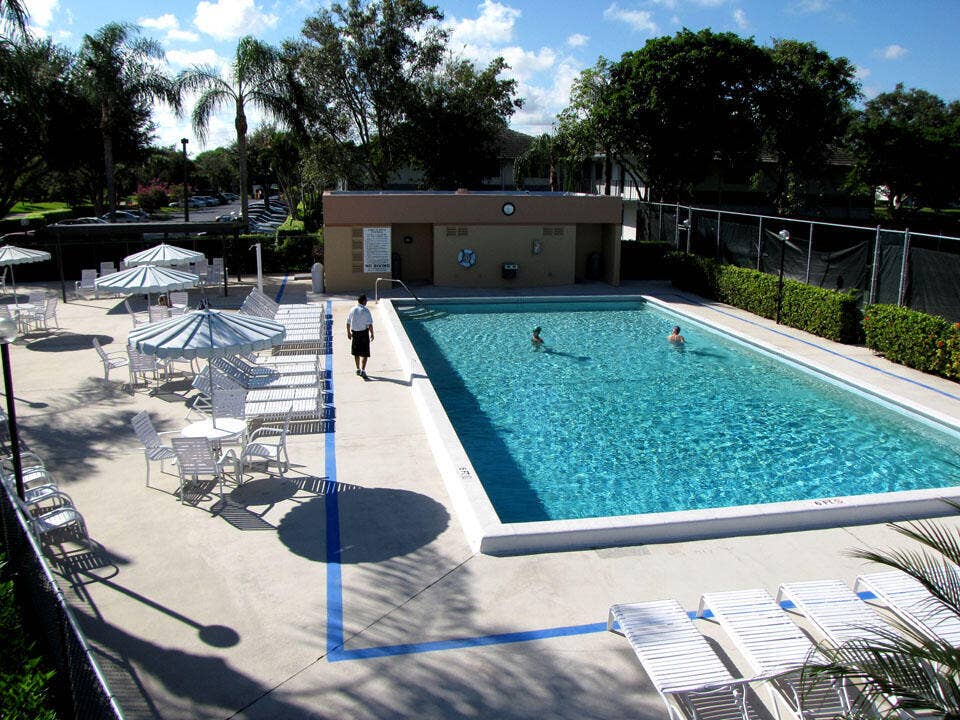 18_satellite_pool
