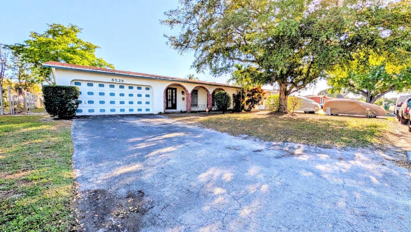 8528 Windsor Drive, Miramar, FL 33025 Exterior Front