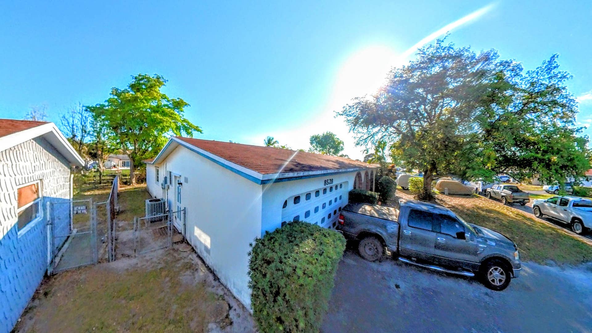 8528 Windsor Drive, Miramar, FL 33025 Roof and Side yard