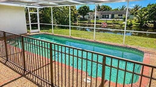 8528 Windsor Drive, Miramar, FL 33025 Enclosed Pool