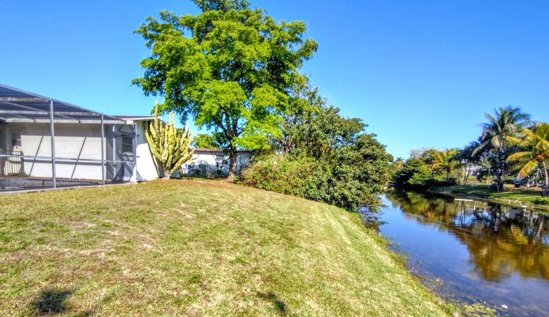 8528 Windsor Drive, Miramar, FL 33025 Backyard