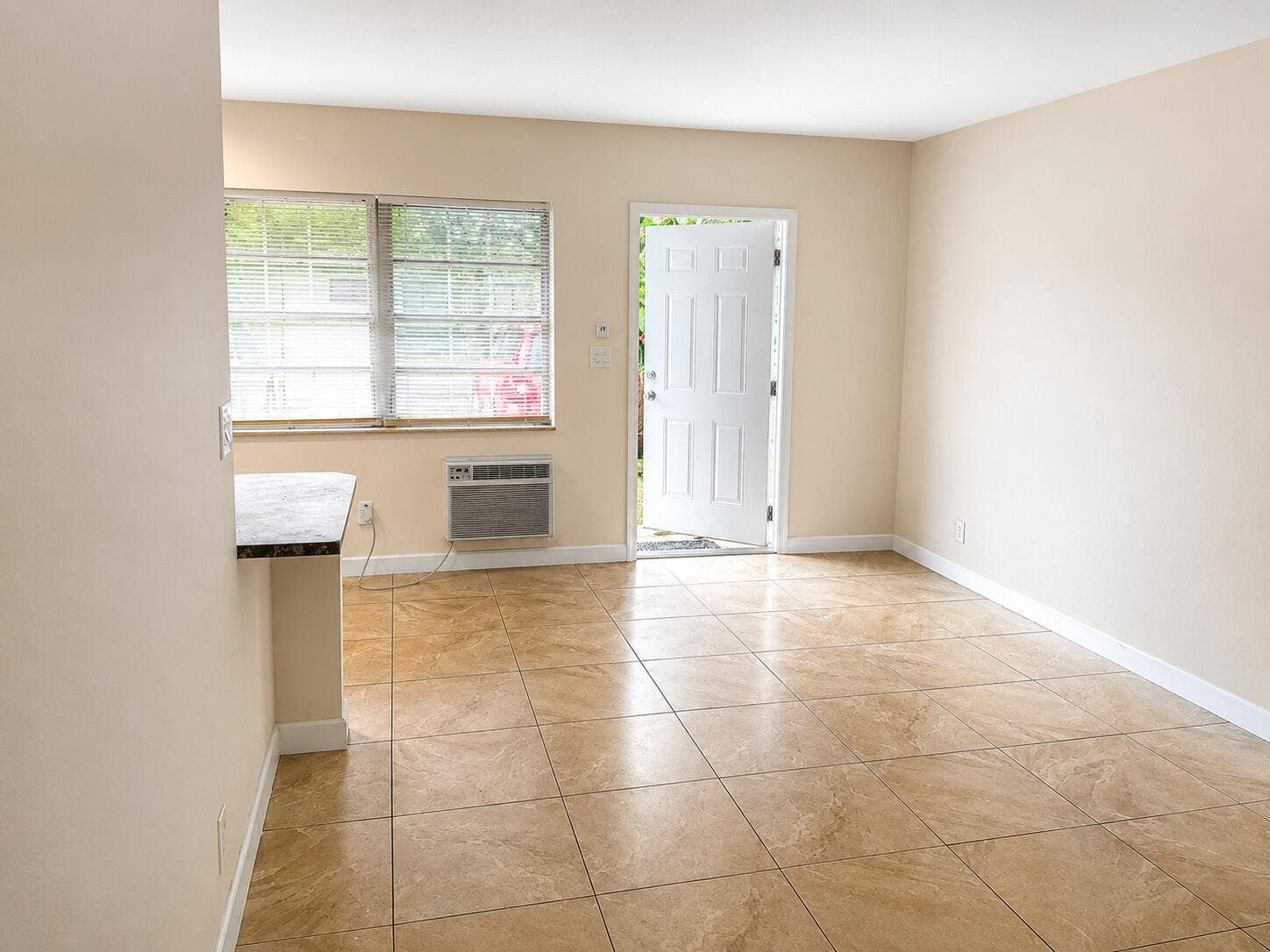 824 NE 16TH Street, #828, Fort Lauderdale, FL 33304 deb7efcc-5cc9-4bf9-a7c6-3cb8eabe2ed6