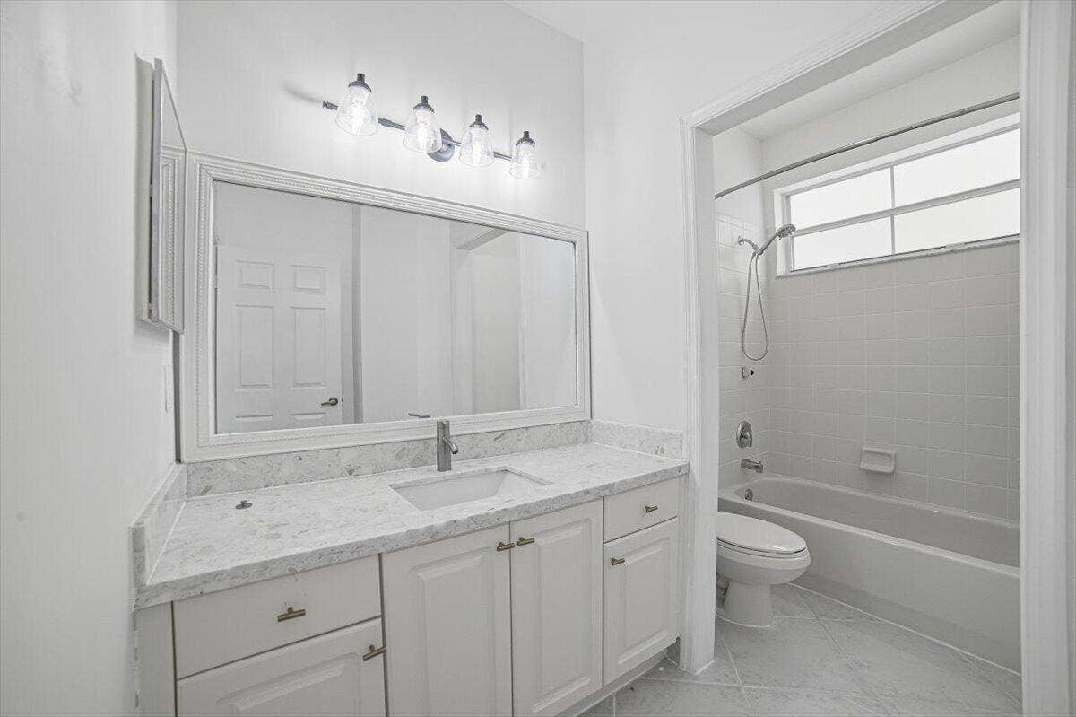 14-Bathroom2