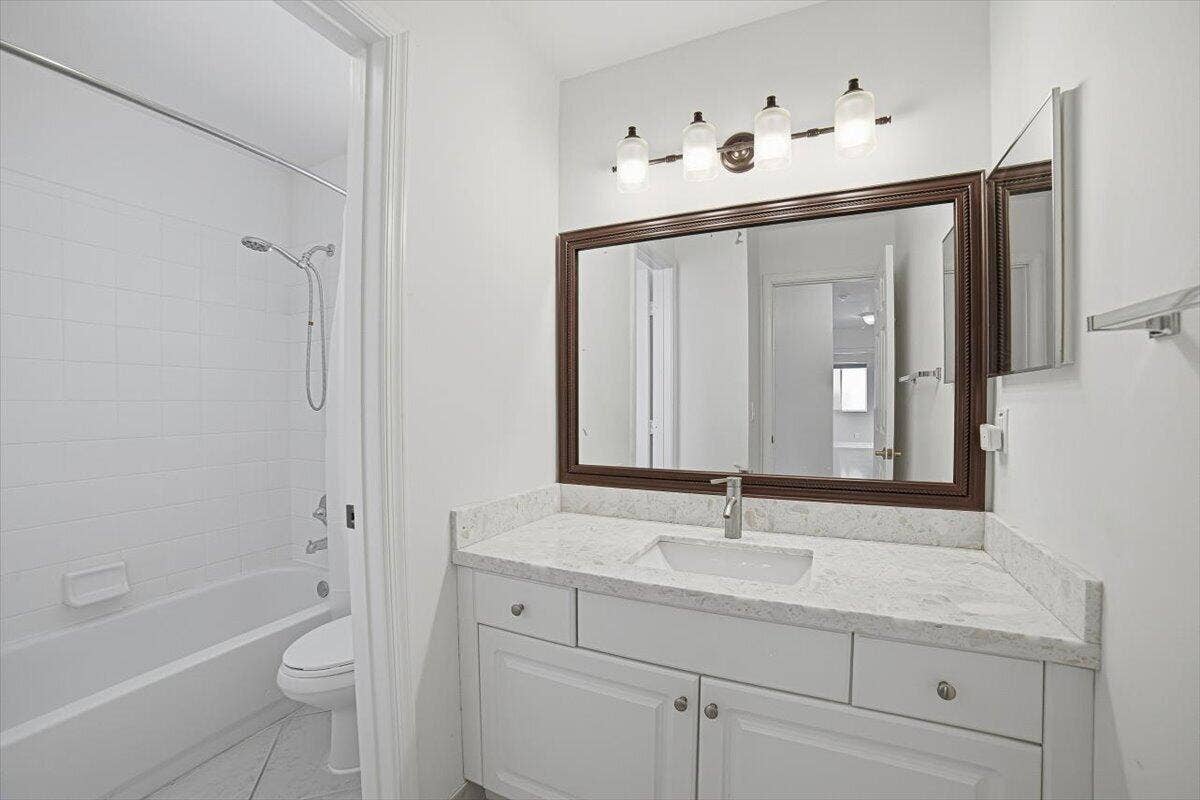 13-Bathroom