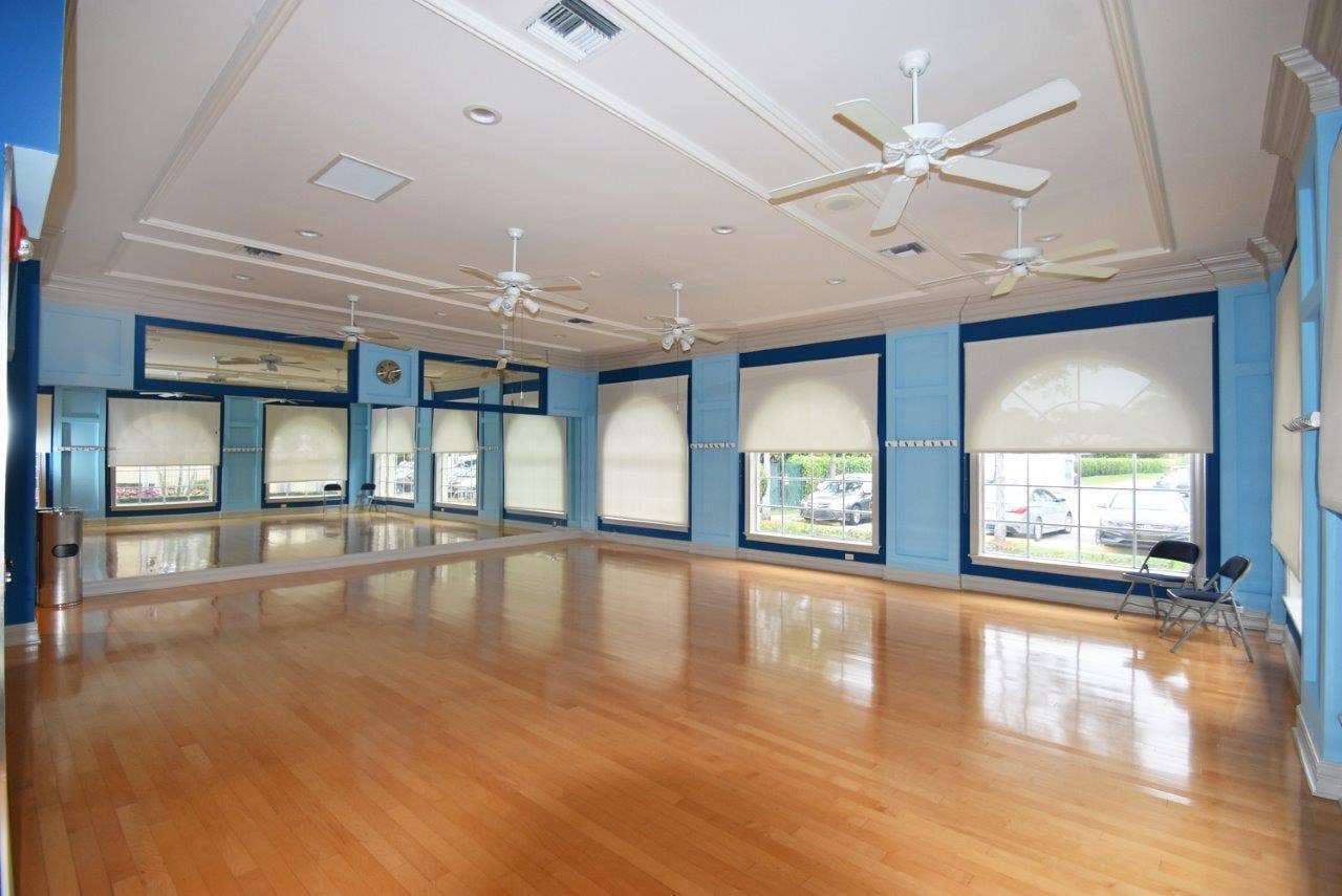 6802 Treves Way, Boynton Beach, FL 33437 Fitness class studio