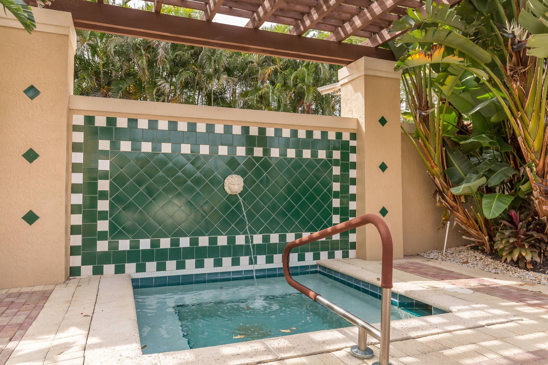 6802 Treves Way, Boynton Beach, FL 33437 Clubhouse hot tub