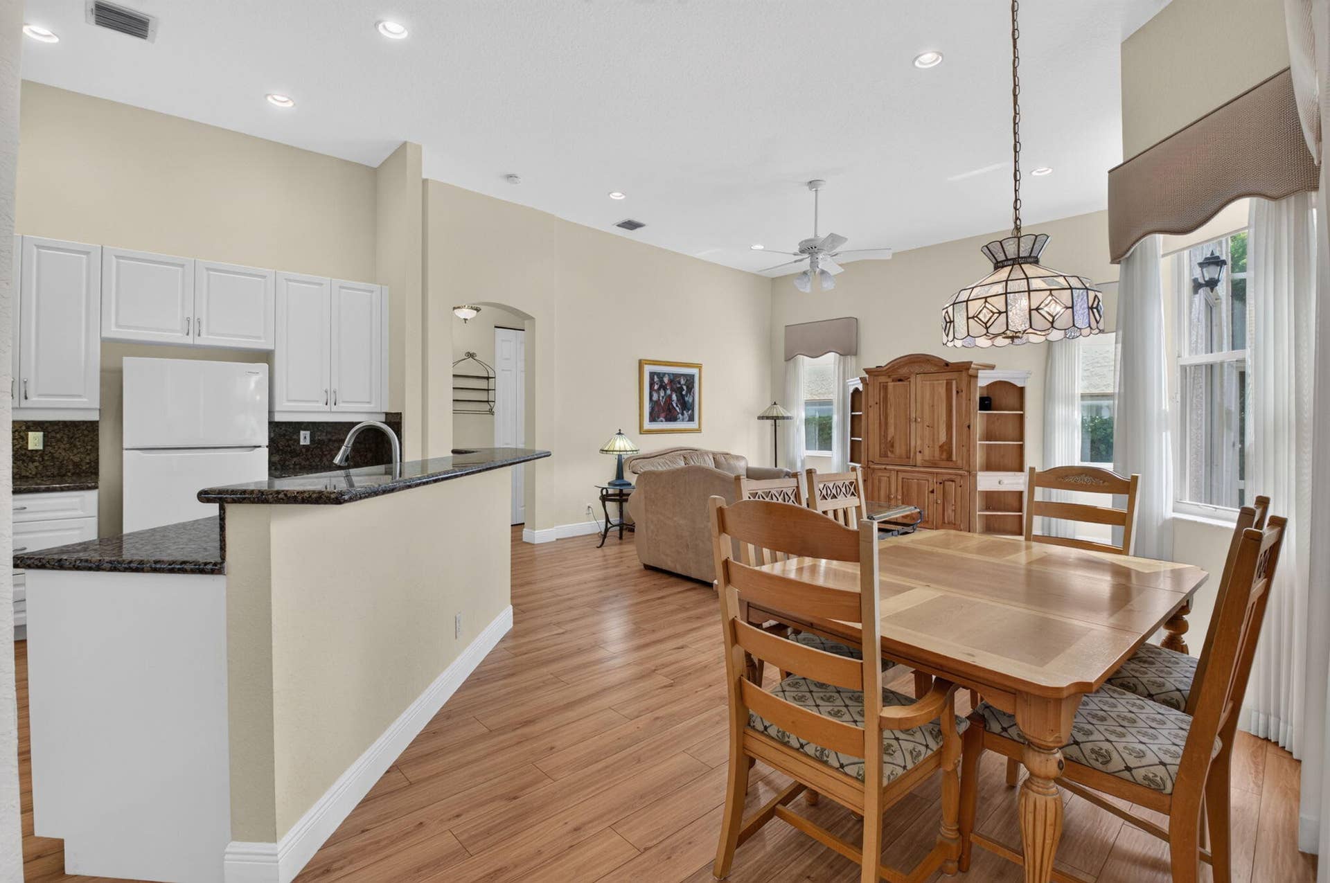6802 Treves Way, Boynton Beach, FL 33437 Kitchen, Family Room