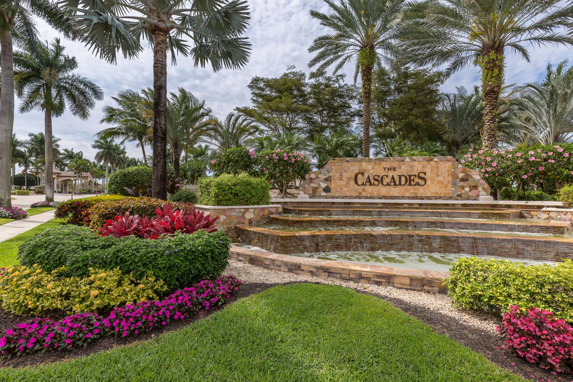 6802 Treves Way, Boynton Beach, FL 33437 Cascade Entrance