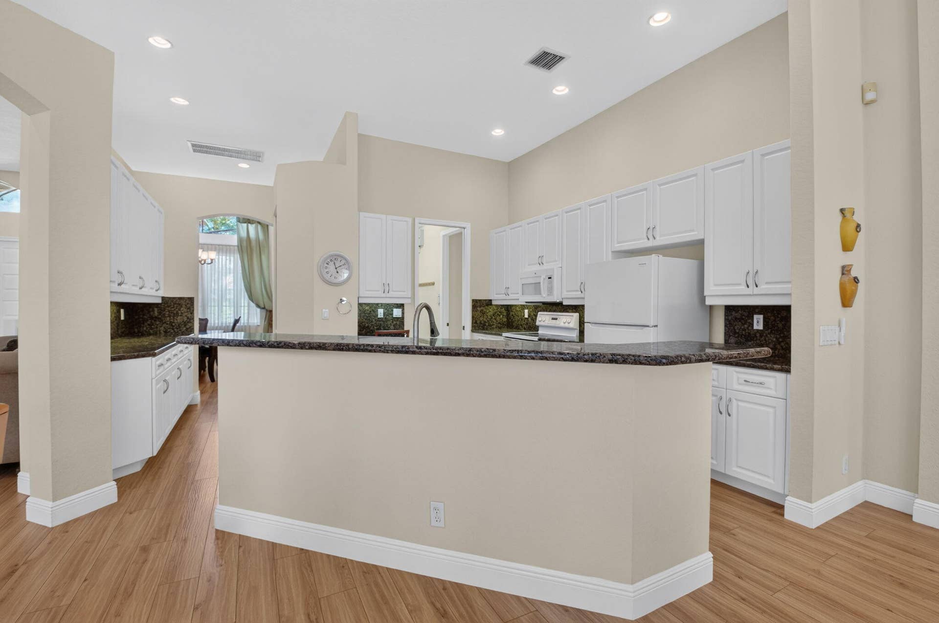 6802 Treves Way, Boynton Beach, FL 33437 Kitchen