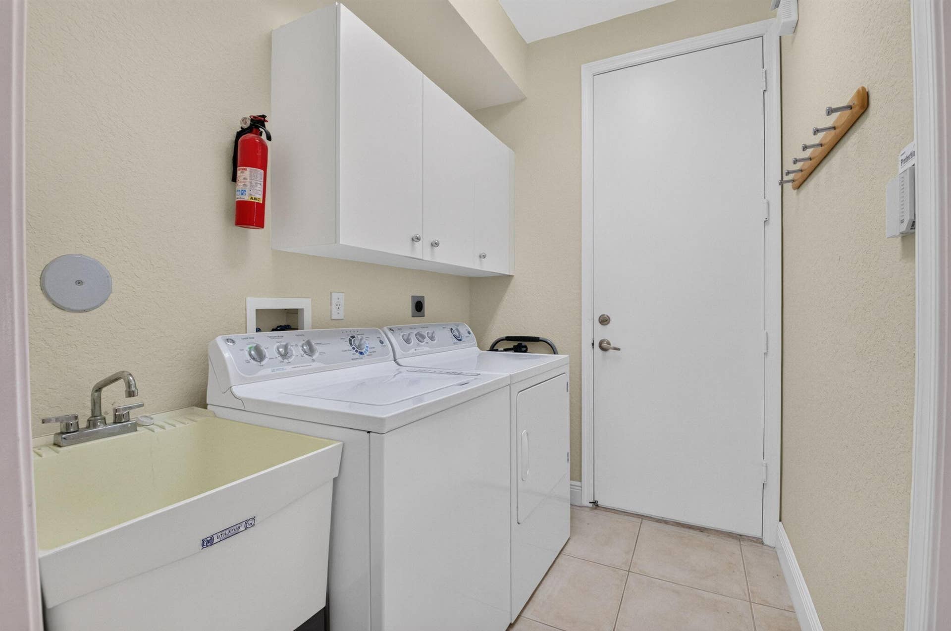 6802 Treves Way, Boynton Beach, FL 33437 Laundry
