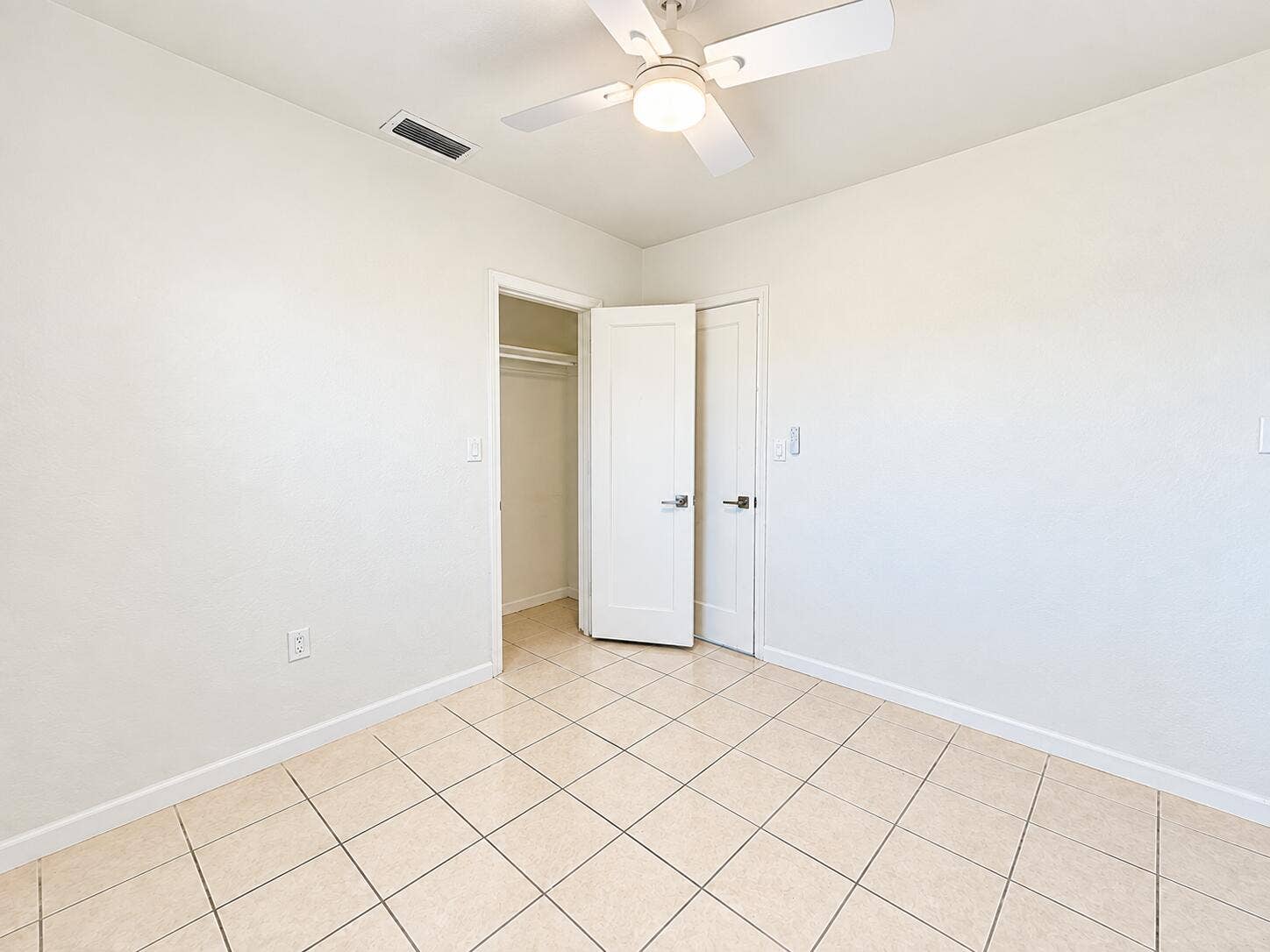 835 FERNWOOD Drive, West Palm Beach, West Palm Beach, FL 33405 Room 1