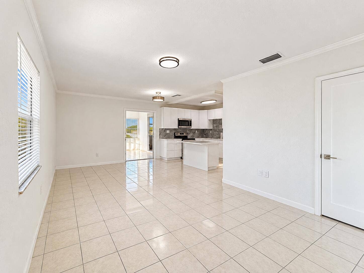 835 FERNWOOD Drive, West Palm Beach, West Palm Beach, FL 33405 Bright Empty Modern Open-Plan Interior