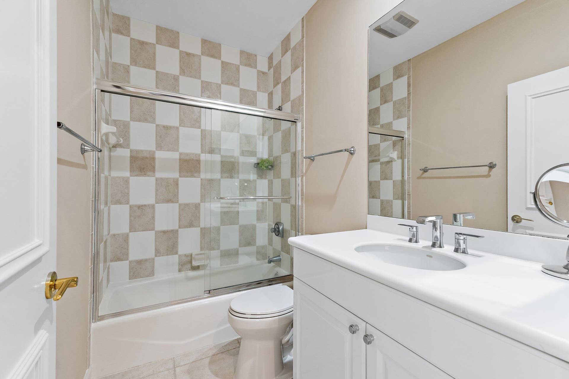 1412 HARBOUR POINT Drive, North Palm Beach, FL 33410 Guesthouse Bath