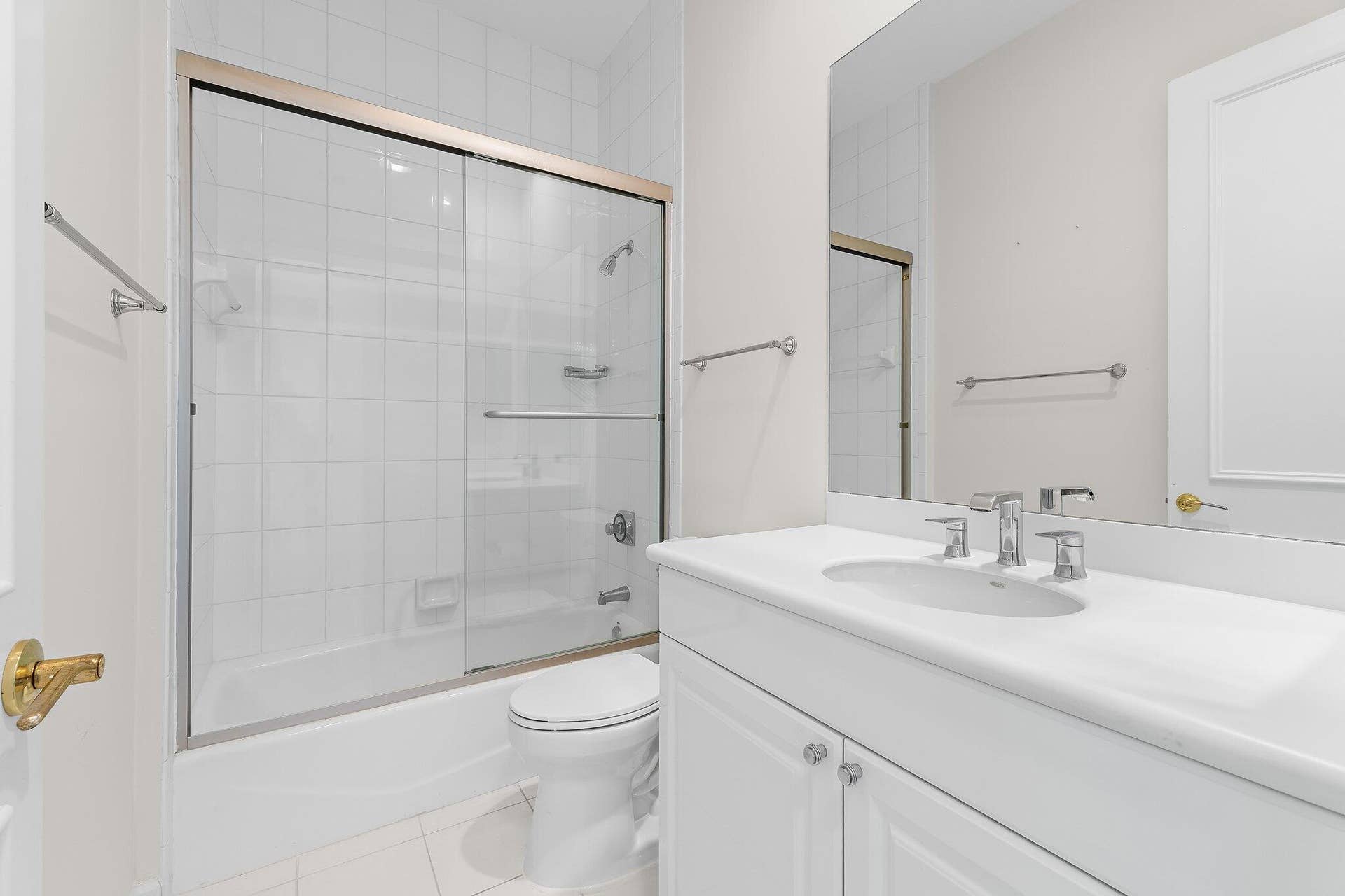 1412 HARBOUR POINT Drive, North Palm Beach, FL 33410 Bath