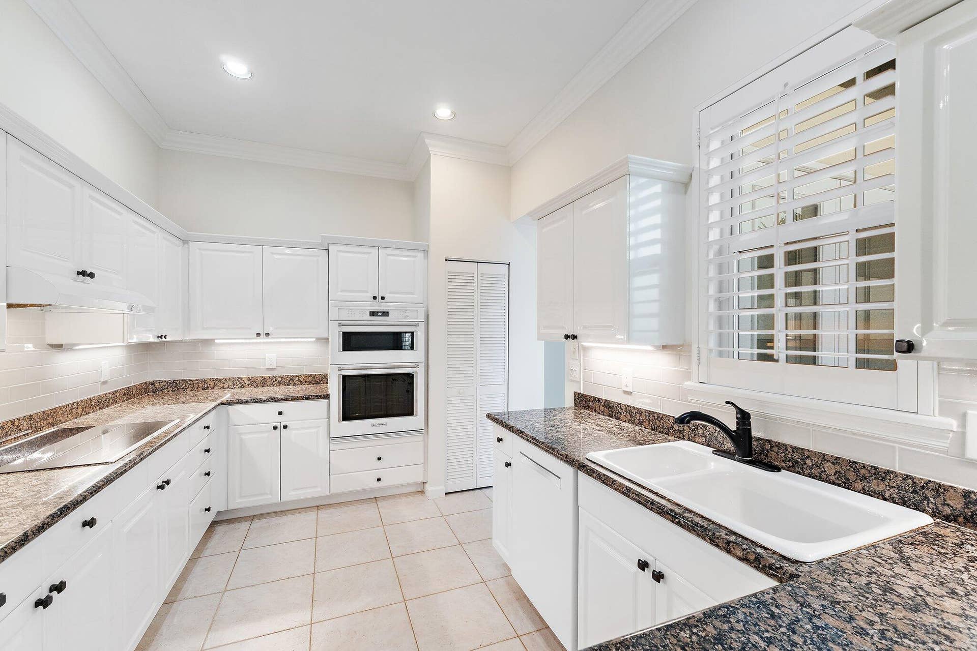1412 HARBOUR POINT Drive, North Palm Beach, FL 33410 Kitchen