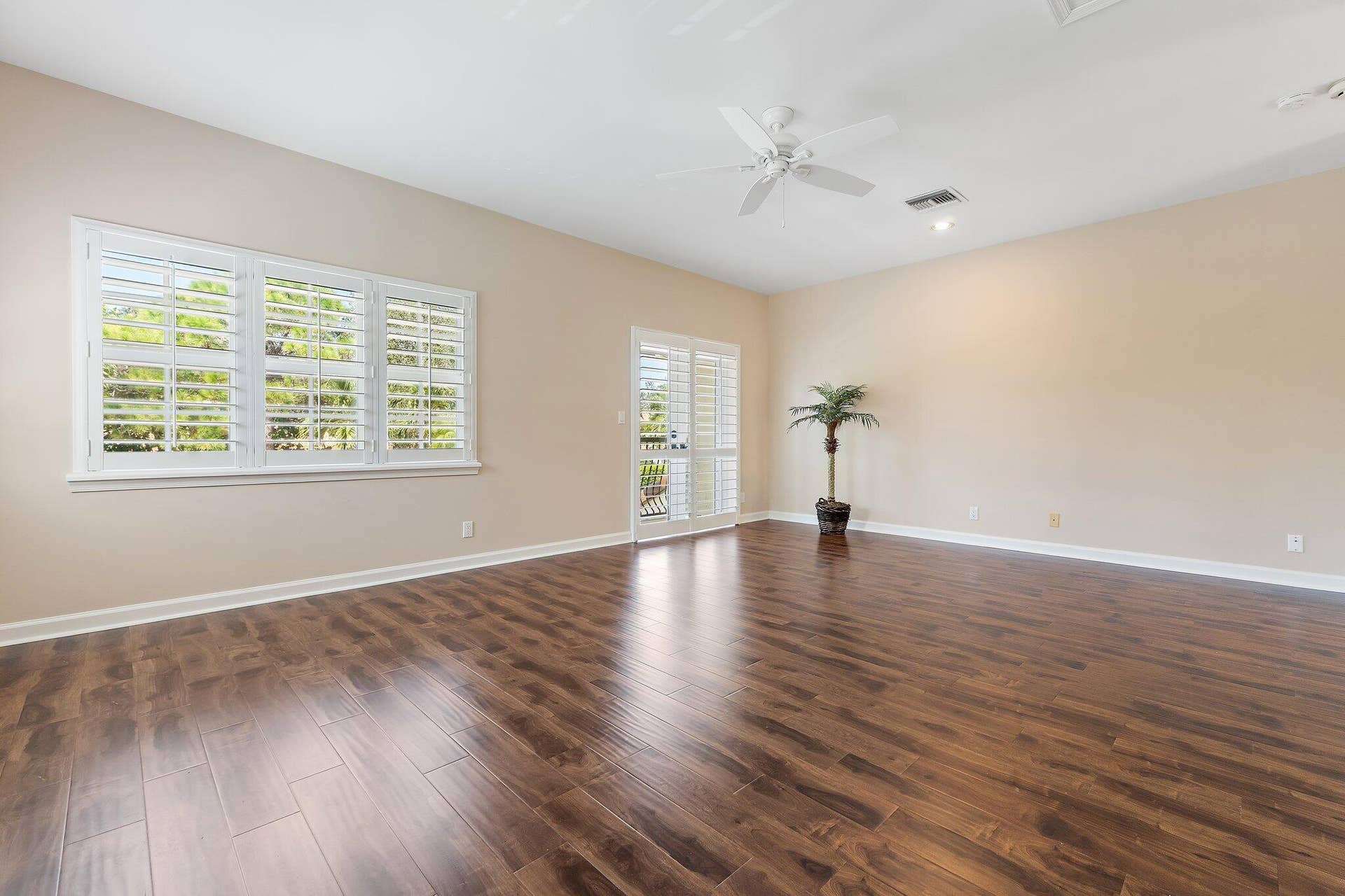 1412 HARBOUR POINT Drive, North Palm Beach, FL 33410 Spacious + Separate