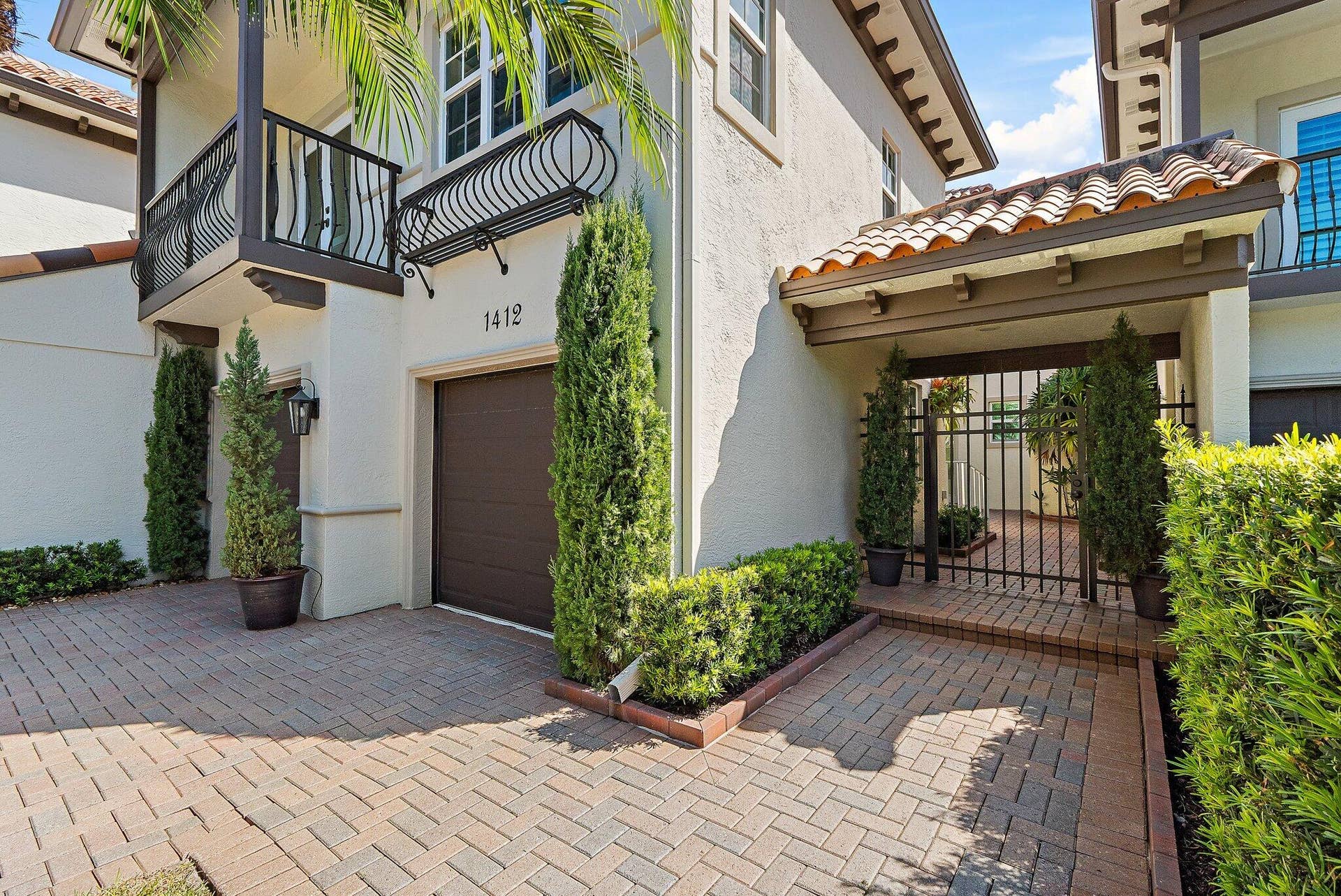 1412 HARBOUR POINT Drive, North Palm Beach, FL 33410 Privacy Gate