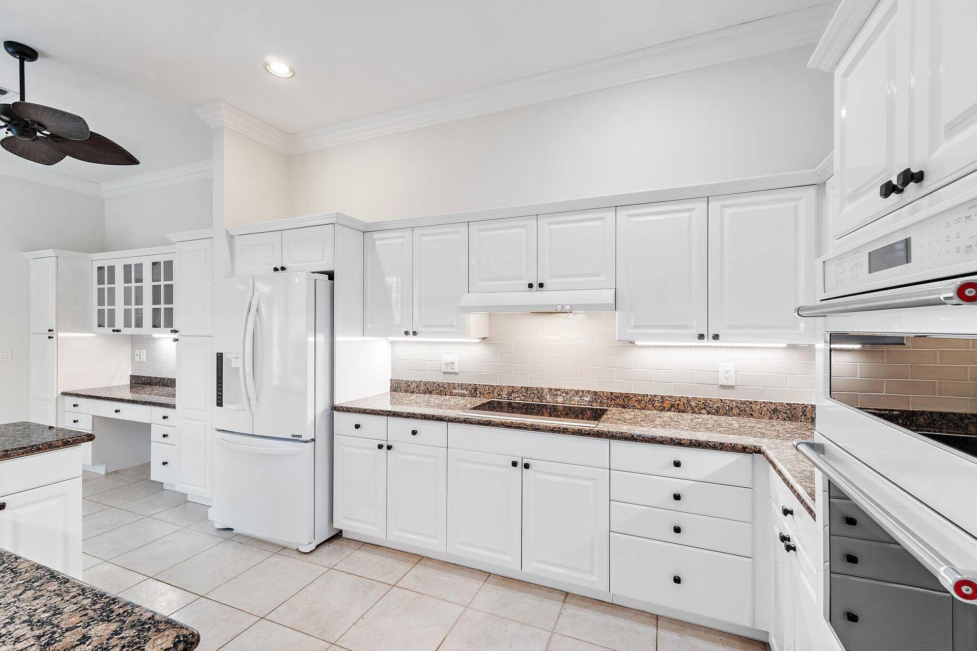 1412 HARBOUR POINT Drive, North Palm Beach, FL 33410 Large Kitchen