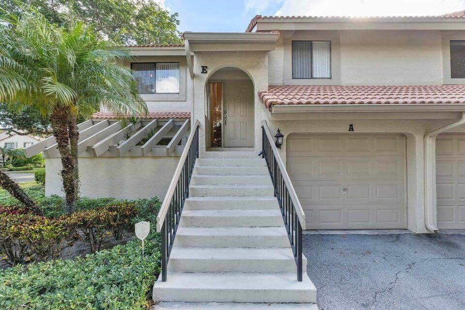 5720 Coach House Circle, #E, Boca Raton, FL 33486 20250926152954531847000000-o